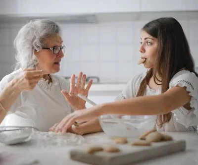 3 Tips For Giving Your Elderly Loved One An At-Home Spa Day